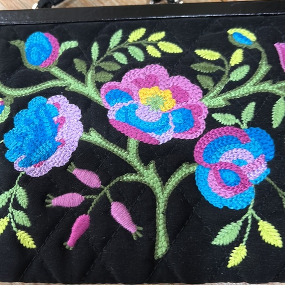 Vera Bradley clutch - Picture 3 of 6